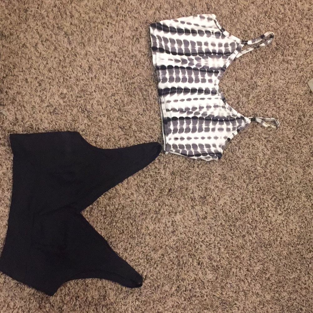 2 crops tops